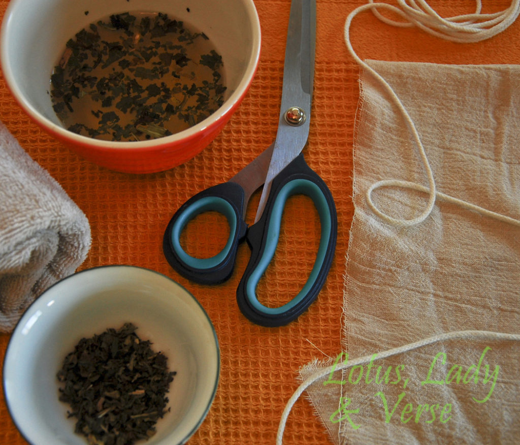 Comfrey infusion and cloth strips